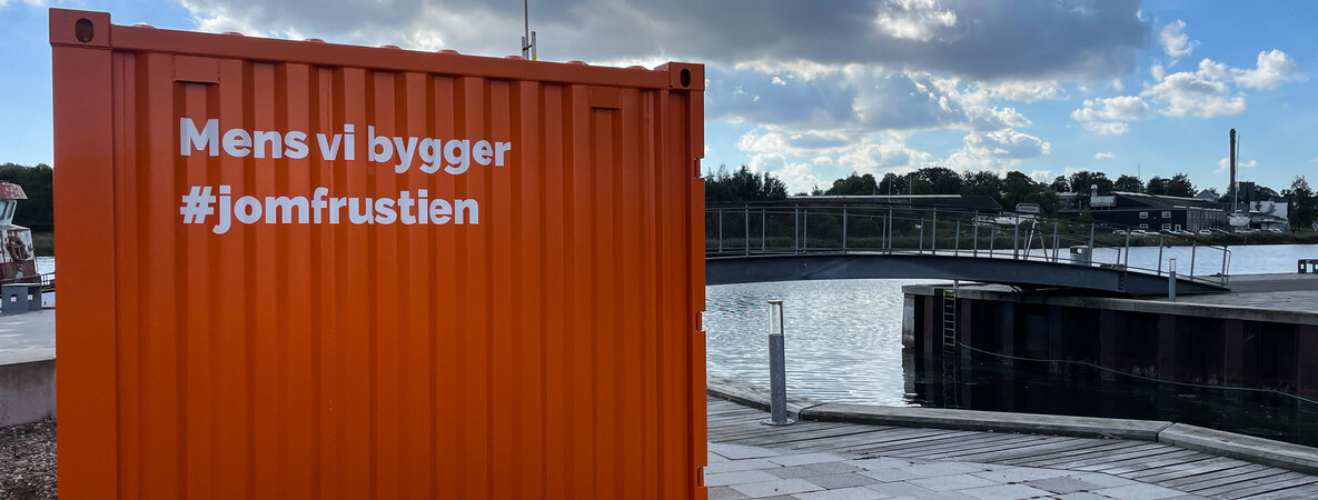 Orangene Container in Hadersleben
