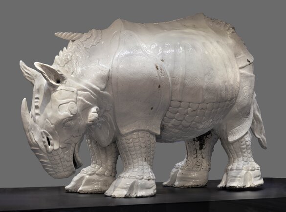 Die Nashorn-Figur aus Meißner Porzellan