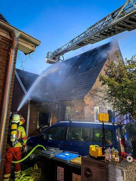 Feuerwehreinsatz bei Hausbrand