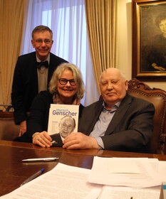 Die Autorin und Gorbatschow