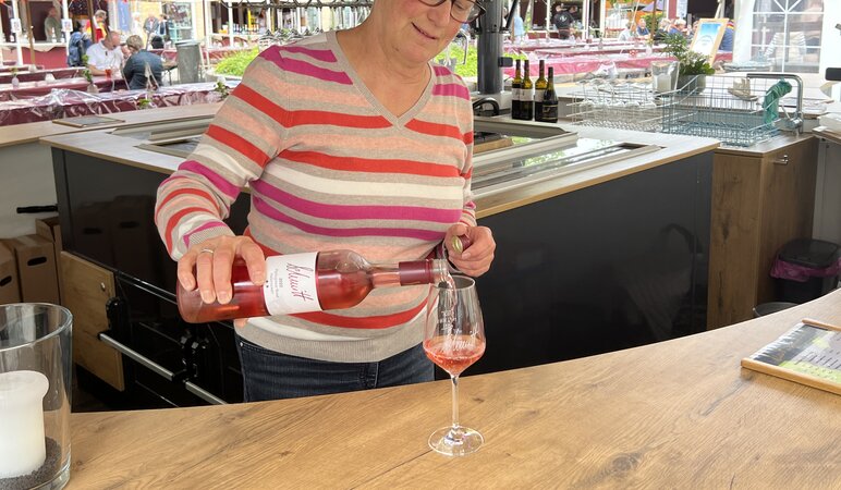 Beim Weinfestival Christiansfeld flossen viele Liter des beliebten Getränks.